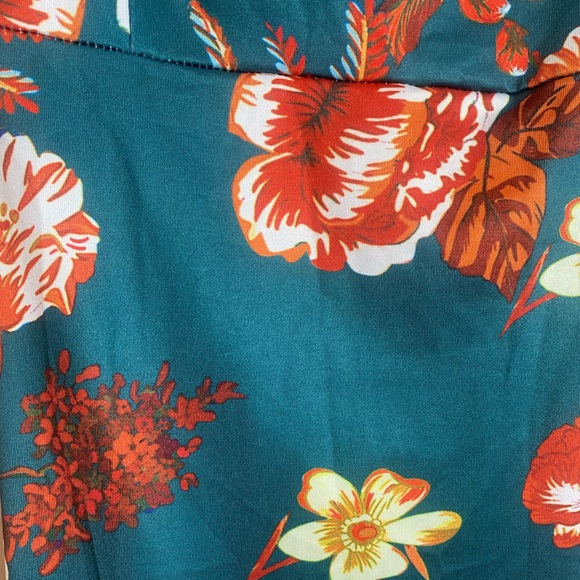 Sexy Deep V-Neck Floral Backless Bodycon Dress - Picture 8 of 8